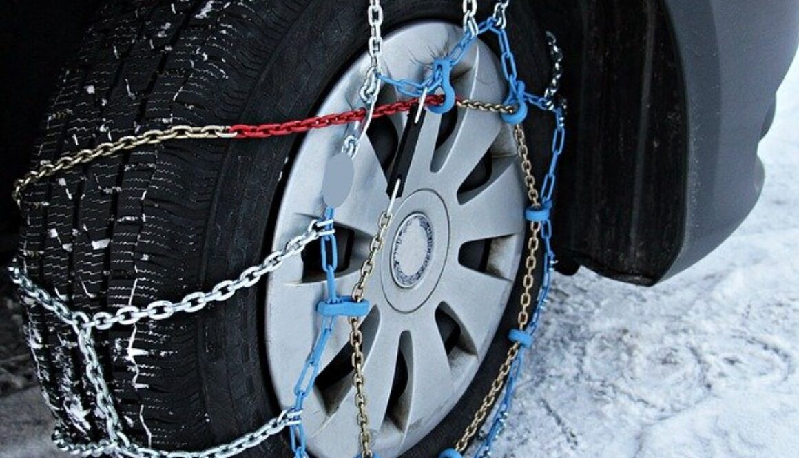 snow-chains-ga7cc00f17_640